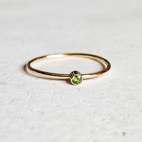 Birthstone Ring August - Peridot in 14k gold