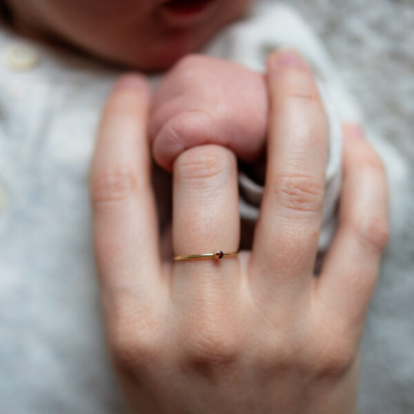 De Geboortesteen Ring - een perfect cadeau voor moeders