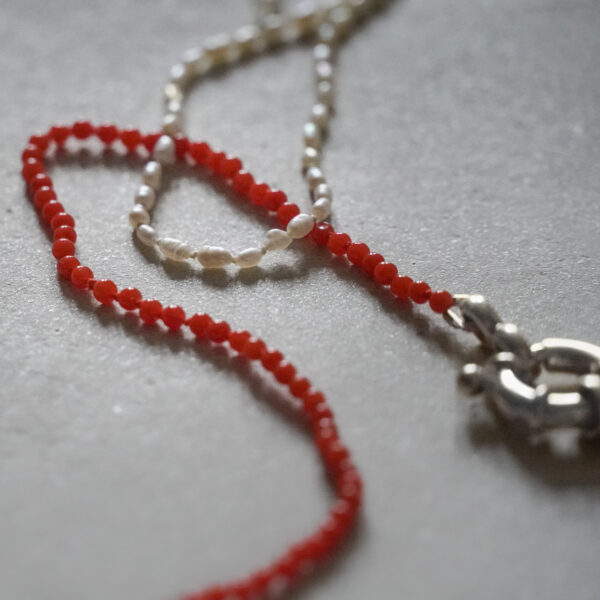 La Mer necklace Pearl and Coral with a sterling silver clasp